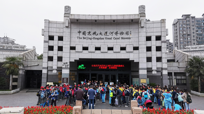 �����мtɫ�YԴ��䛣������мtɫ�����������Σ�