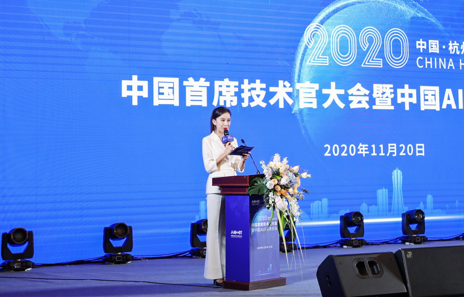 ����Փ������������L��