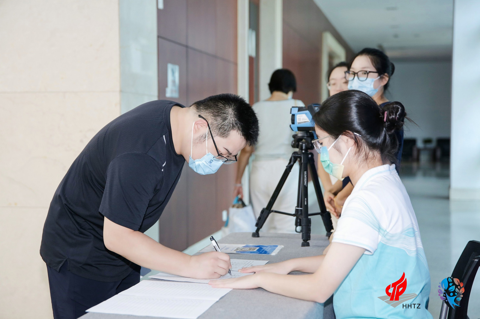 �c��(hu��)�м��e�������