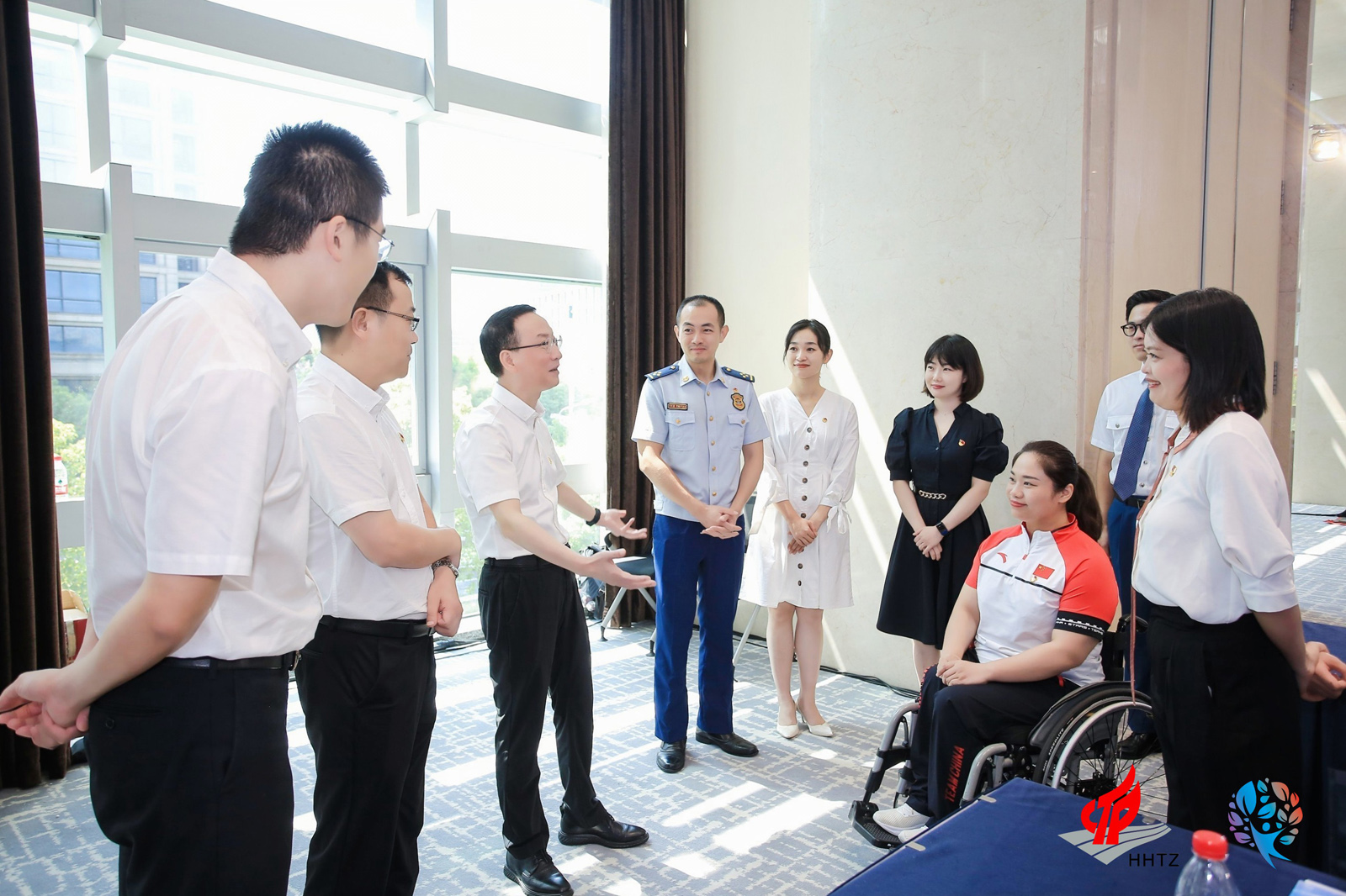 ������ί�����������L��������־��L��(y��ng)ѩ�ֺ����ꂃ�H�н���