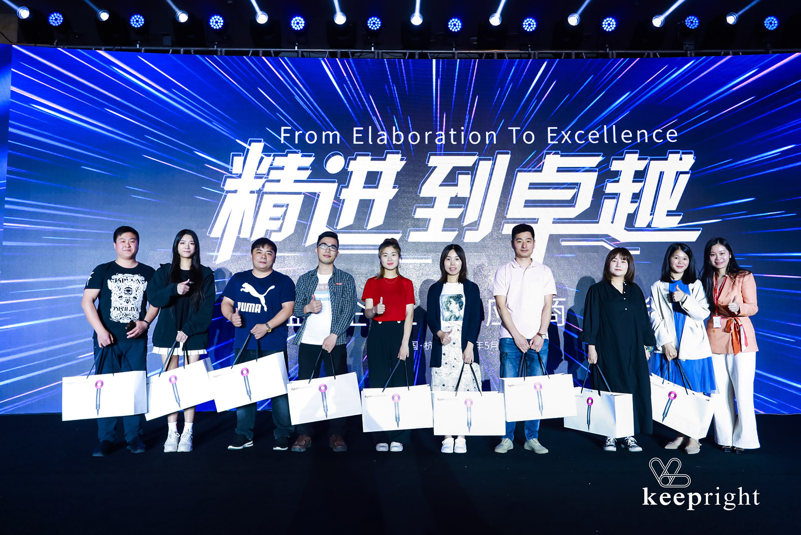 �����M(j��n)��׿Խ������(y��ng)�̴��(hu��)���(d��ng)�F(xi��n)��(ch��ng)