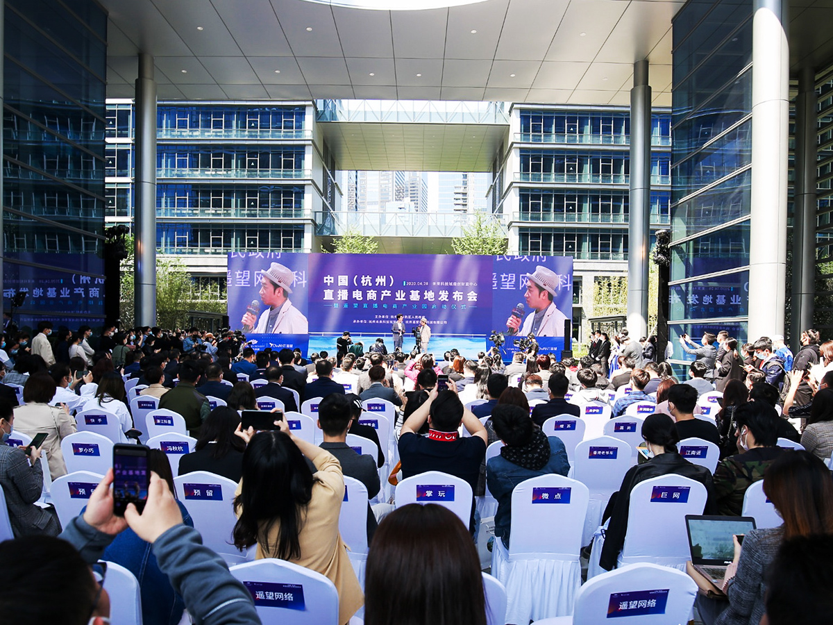 �l(f��)����(hu��)���(d��ng)�F(xi��n)��(ch��ng)