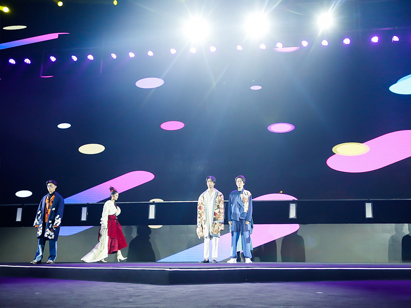 活動(dòng)現(xiàn)場(chǎng)T臺(tái)搭建